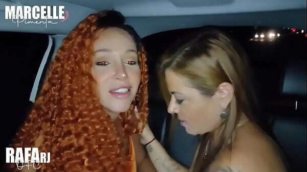 Isso marido come dessa putinha enquanto fico aqui vendo!