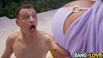 Fuck Melons Tiamaria, Johnny Love