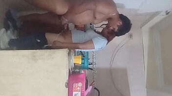 Sexo cocina, casi descubre esposo