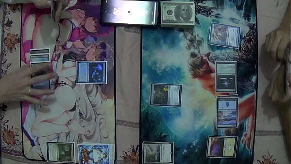 Oriental bombado idoso.