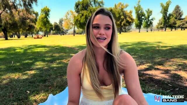 chloe rose blonde teen lets inside