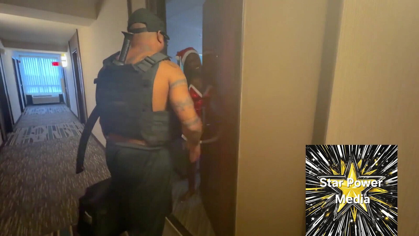 Naughty Santa, Omgiana, Meets Hotwife Hunter, Mike Tremor