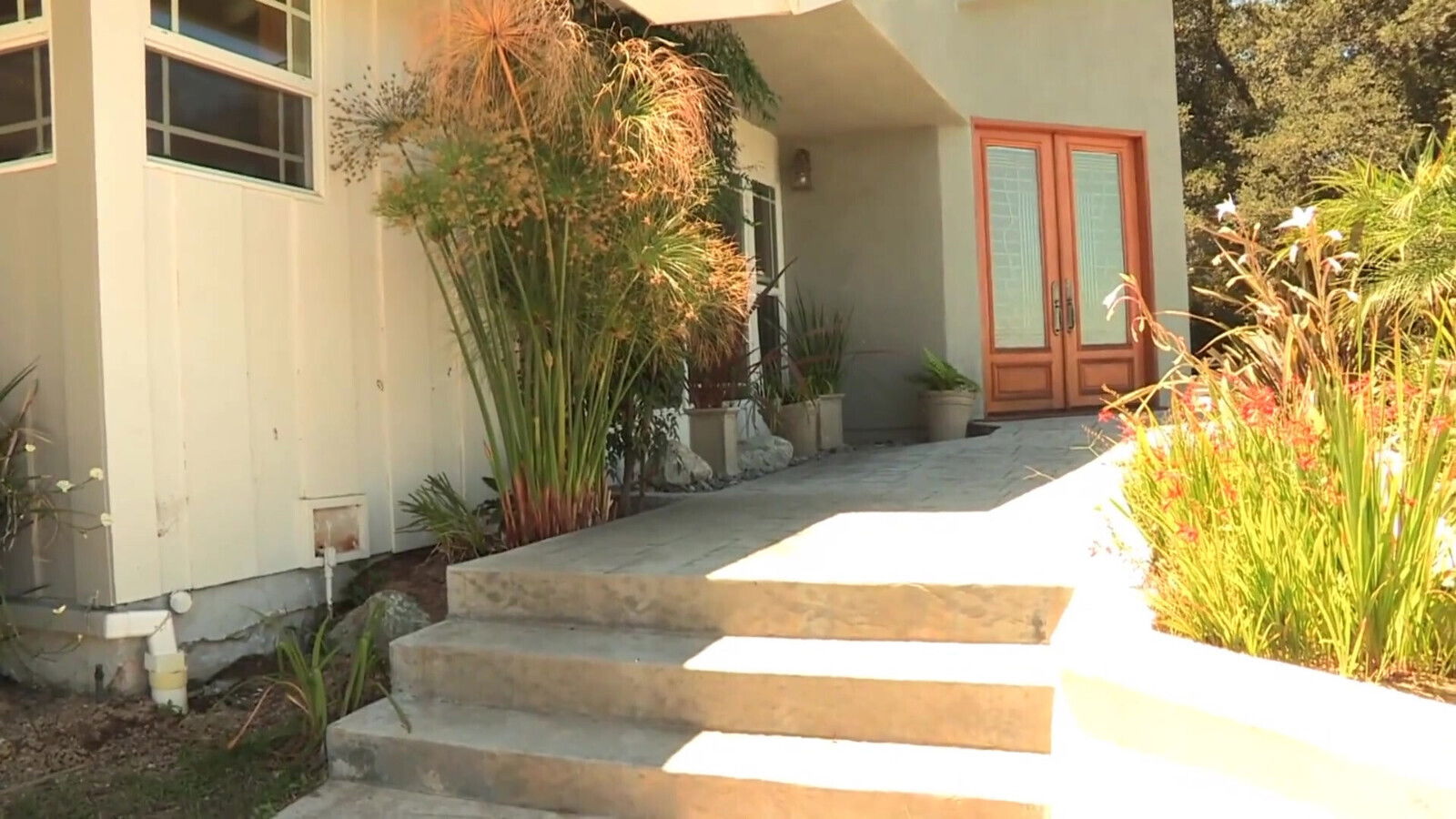 Pussy hungry dykes orally seducing after swimming pool