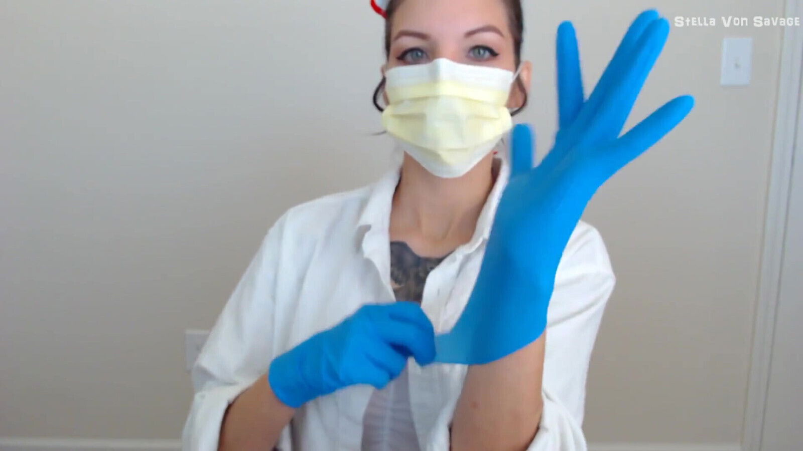 Sick Nurse Gives Blowjob Latex Gloves