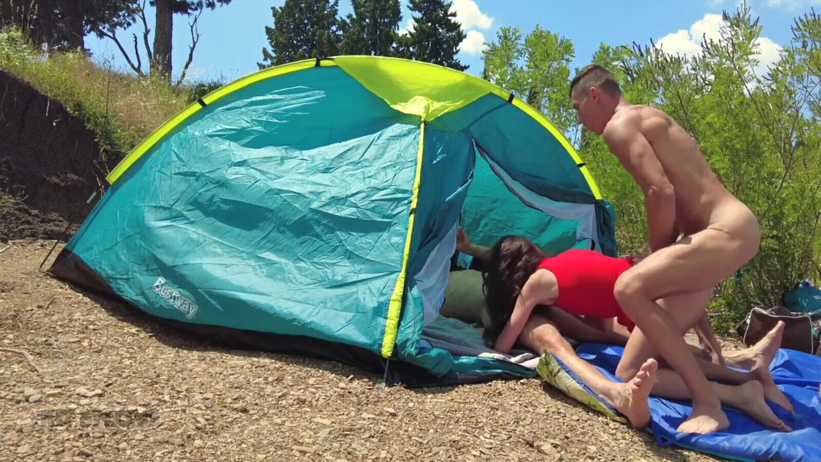 Males Couple Fucked Girlfriend Right Beach