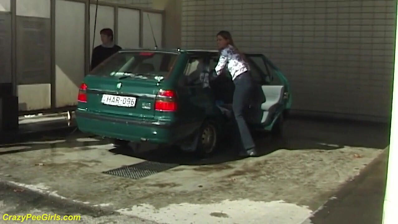 Outdoor peeing carwash