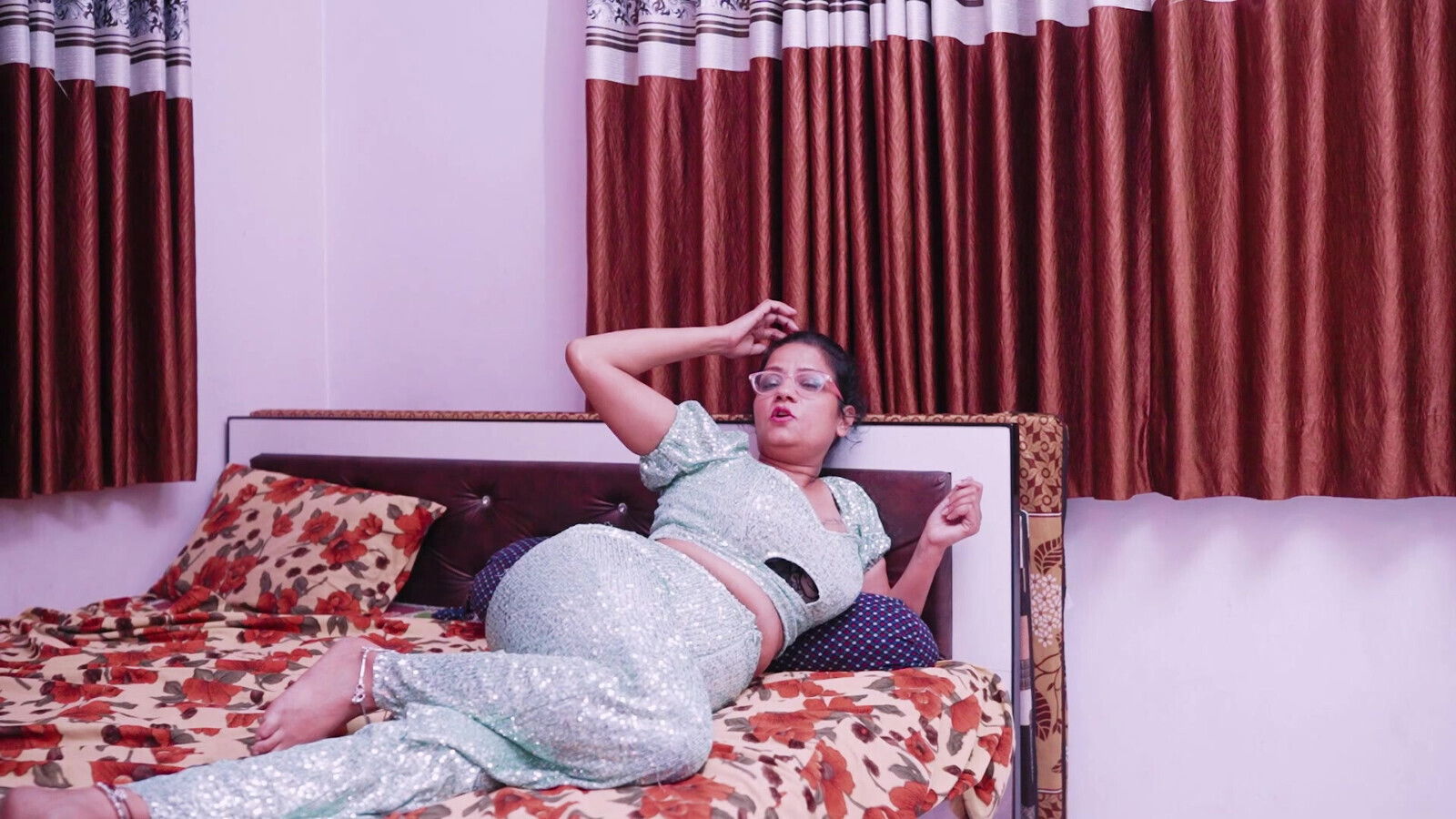 girl seduced landlord fucked hard full hindi audio