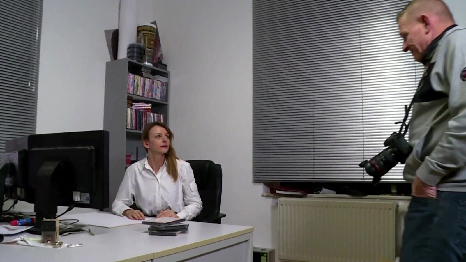 Sexy secretary chick gets warm fuck load from fucker