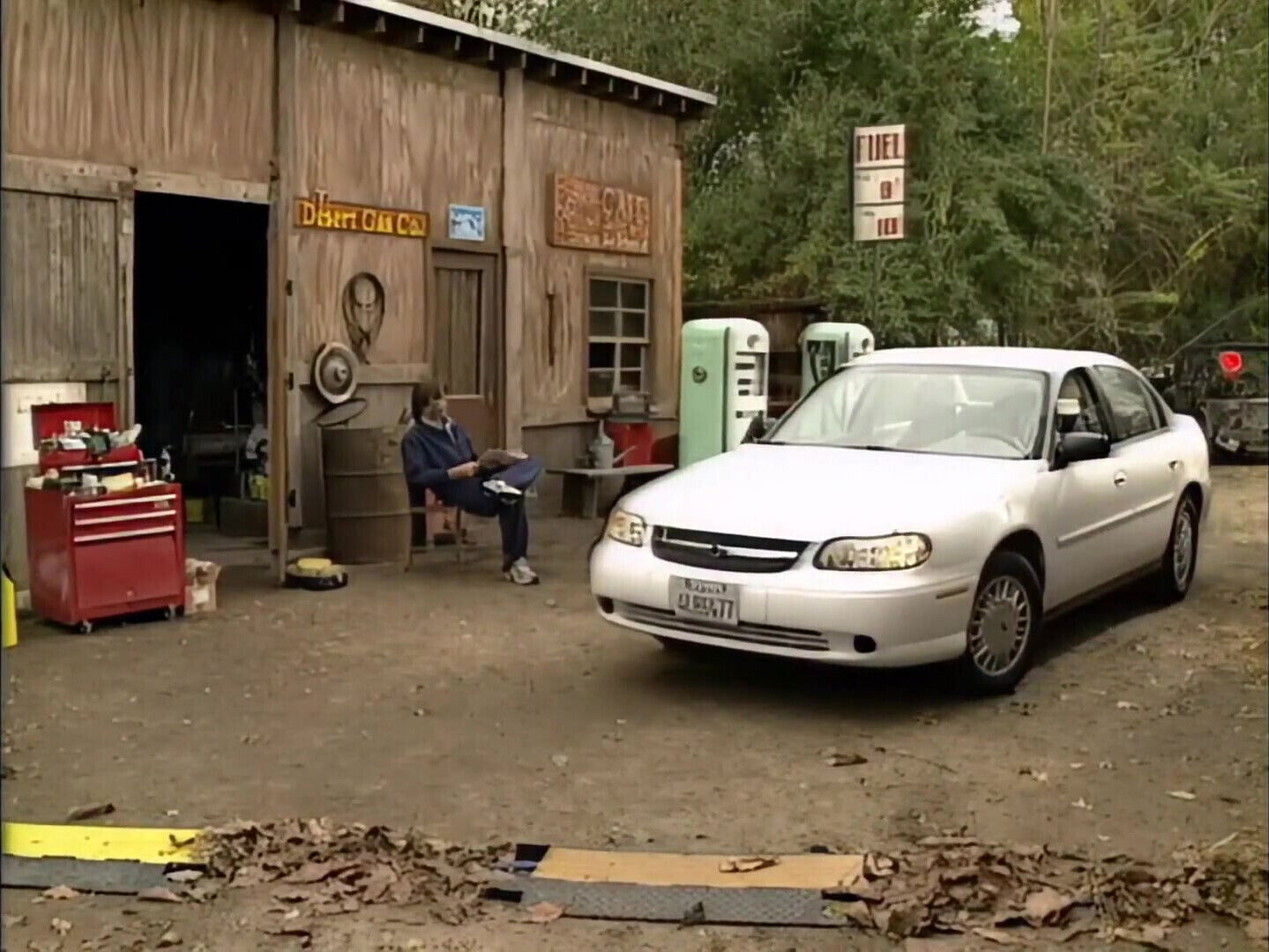 Yvonne Paradise: Mechanic Makes Feel Inside