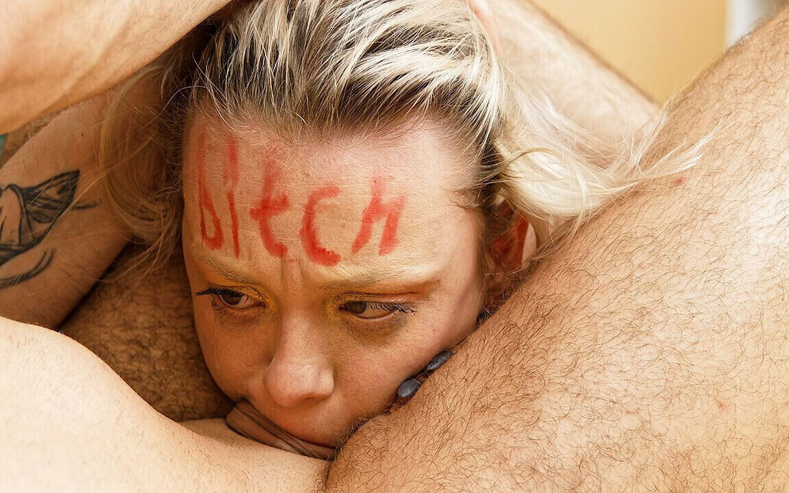 Skinny Bitch Gets Extreme Rough Face Fucked