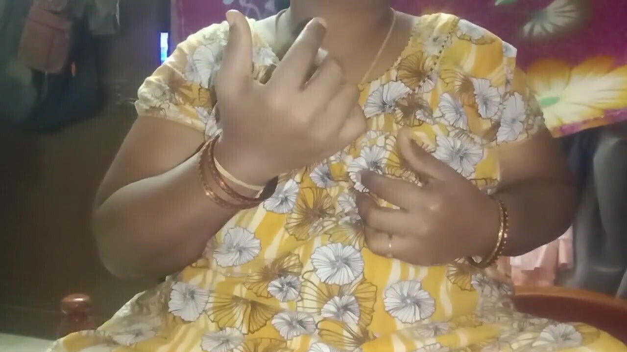 Indian National Woman Masturbates Solitude When Tamil Husband Home