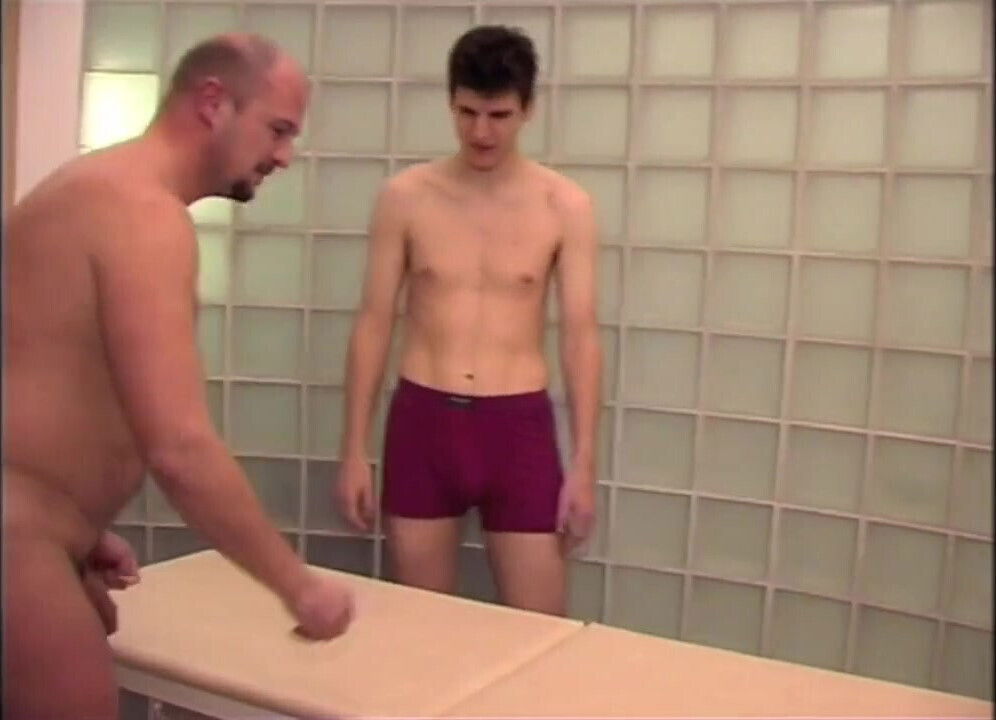 Young straight fucked bareback Stepdaddy during massage