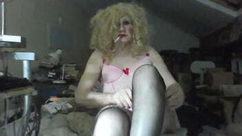 Would fuck this pig? Smoking slag Sarah hopes would, least wank over