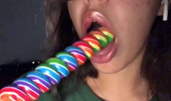 ASMR licking/sucking Lollipop