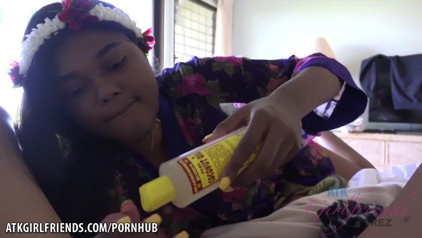 Yara Skye gives good head pussy. Girlfriends: Blowjob, Doggy Cowgirl Porn