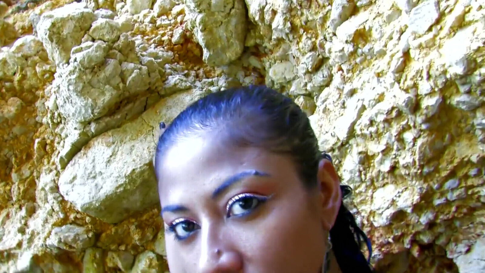 Black Ebony with German tourists