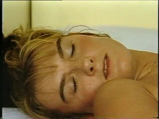 Gorgeous girl rubbing sexy body