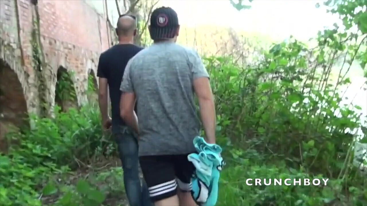 Fucked bareback Stepdaddy exihnb cruising