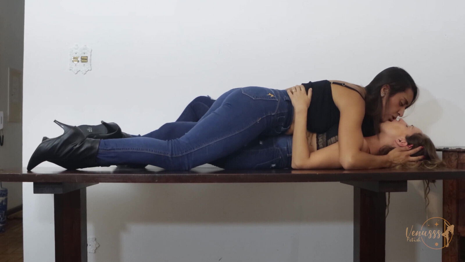 Stunning Brunettes Kissing Tight Jeans!!