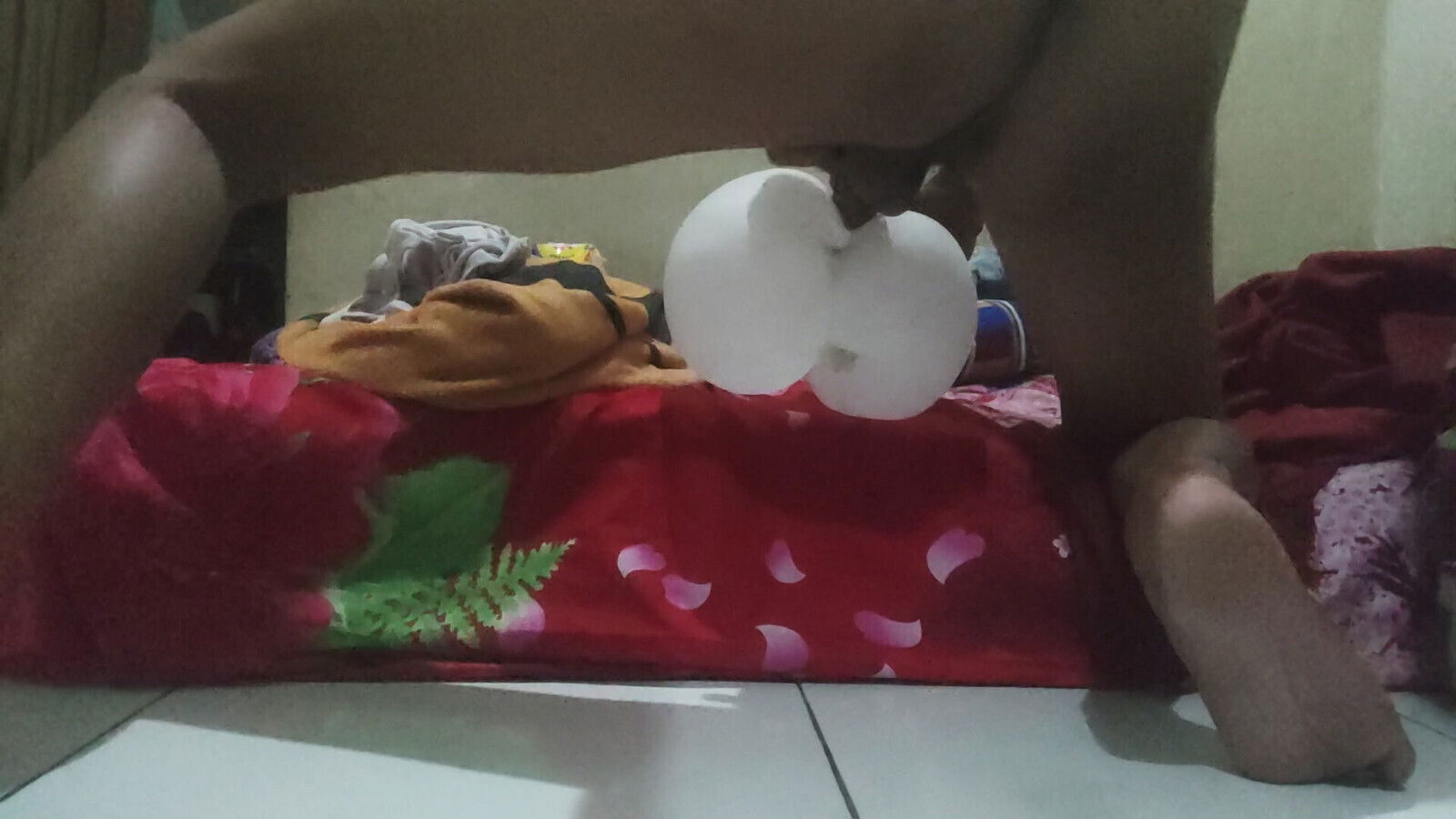 Muscular minutes, when comes out, squirts