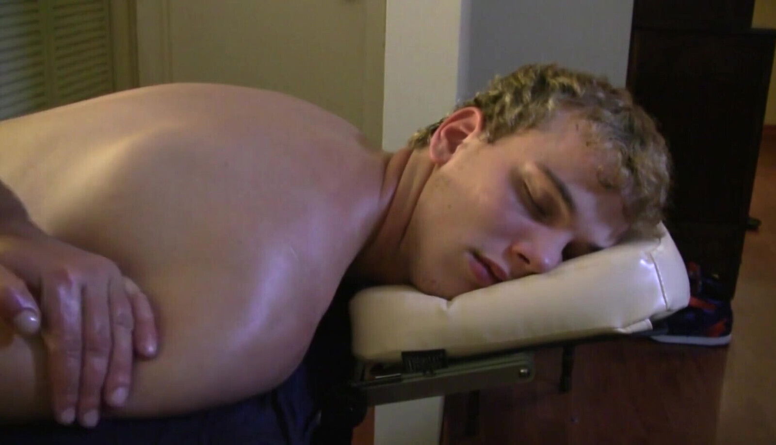 Jock massaged handled