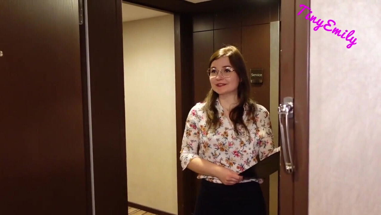 Taken surprise hotel guest Creampie!!