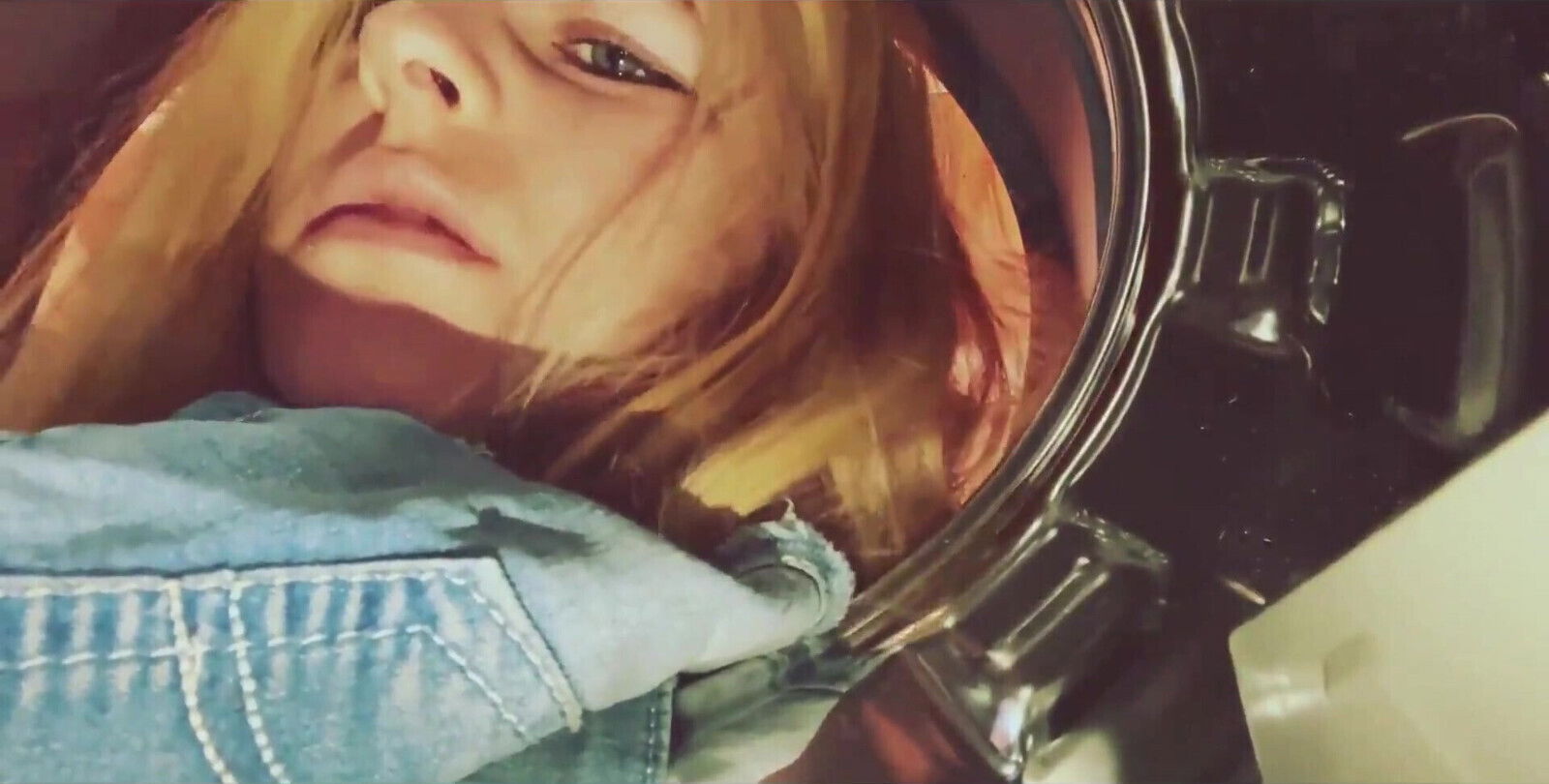 Stepsister Stuck Washing Machine Decided Help with Dick