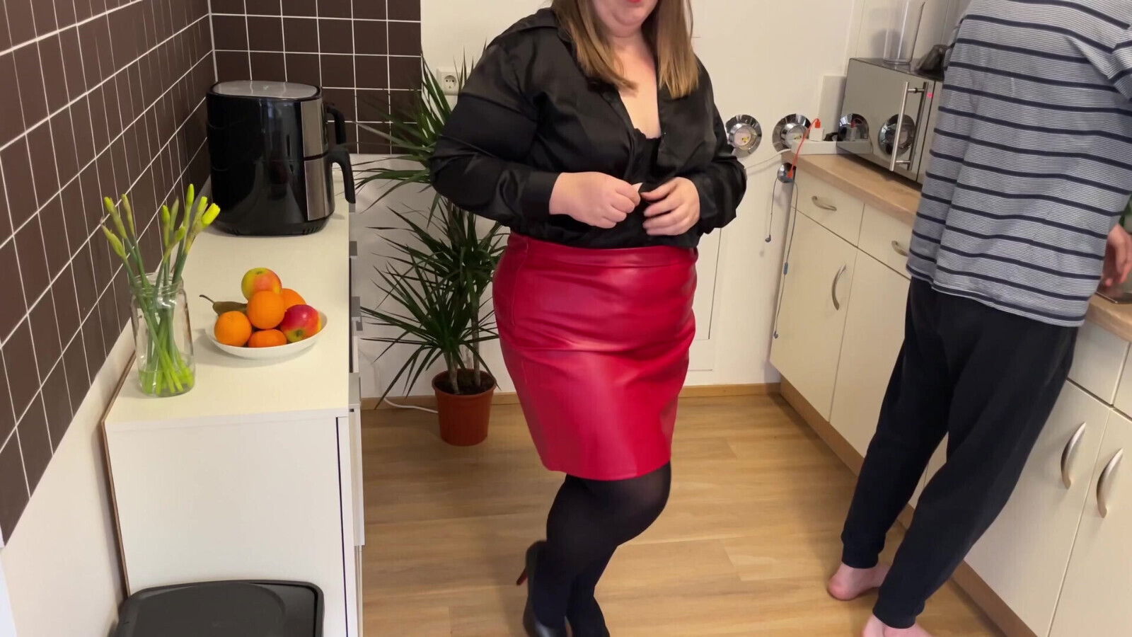 Sexy stepmom wants pantyhose