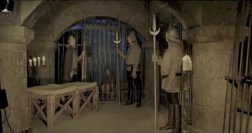 Prisoner Gets Fucked Guard