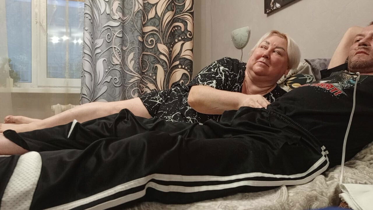 evening blowjob from stepmom swallowing