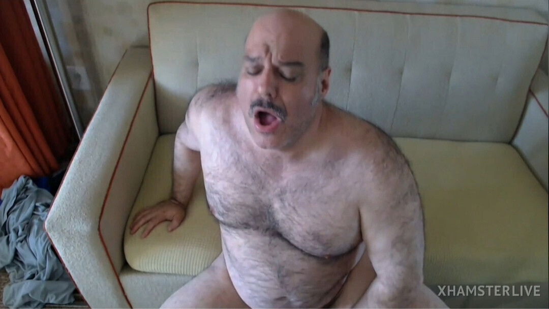 BullMuscleJoe jerking well couch