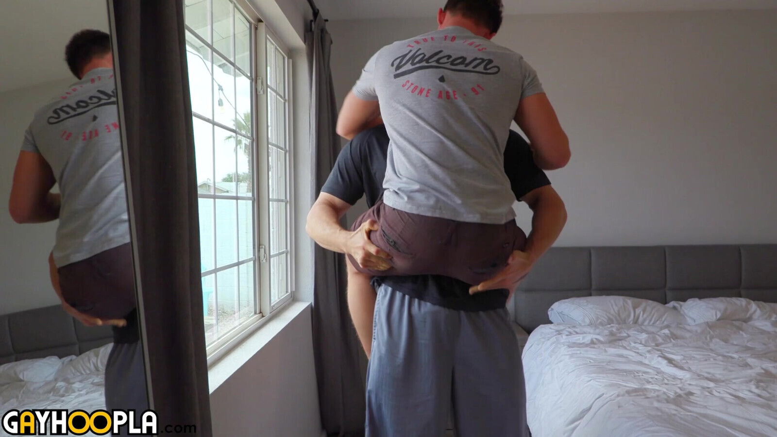 Newcomer Joel Gordo Fucks Collin Simpson