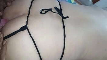 lindo chico twink mayor edad follado padrastro pelo grande gruesa, gust&oacute_ hizo volver femboy, vestirse lencer&iacute_a, peluca, malla maquillarse