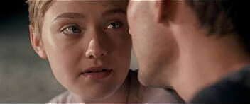 Dakota Fanning scene beach