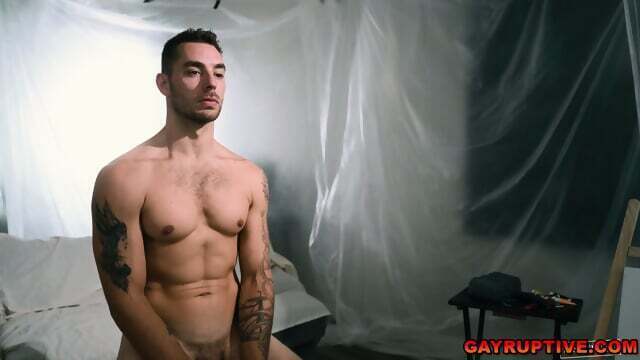 A controlling and delusional artist Reese Rideout fucks Carter Woods