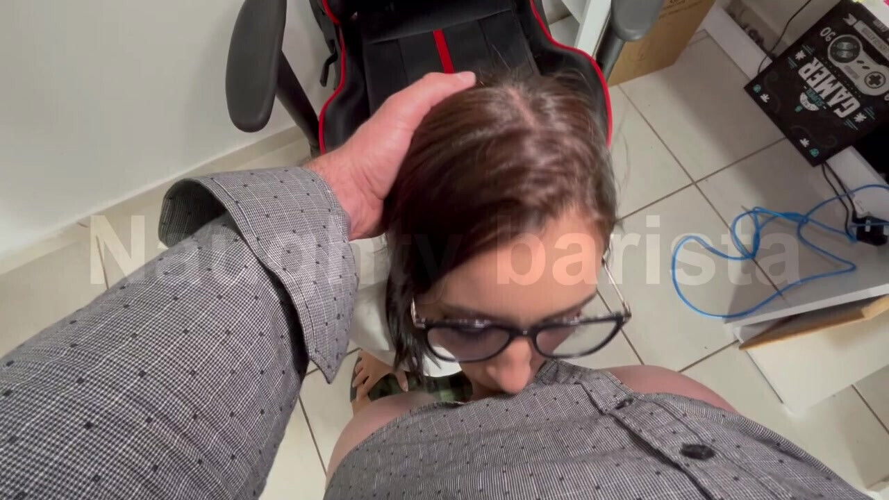 Throwing the dick at the condominium preppy