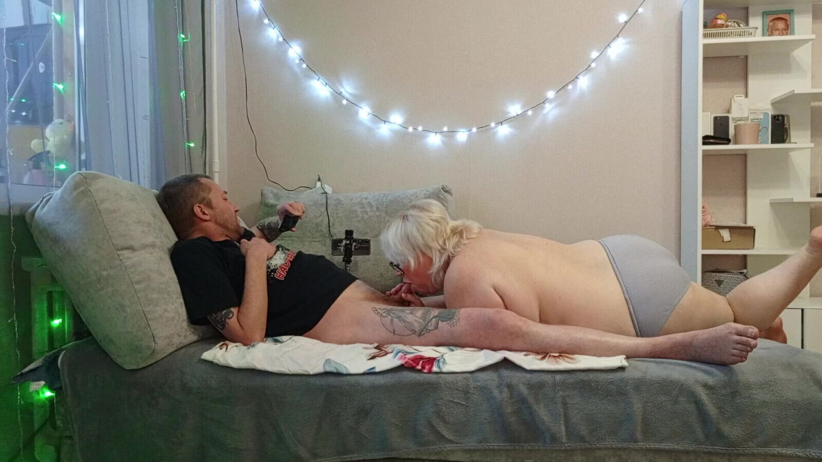 Deep blowjob from stepmom to cum