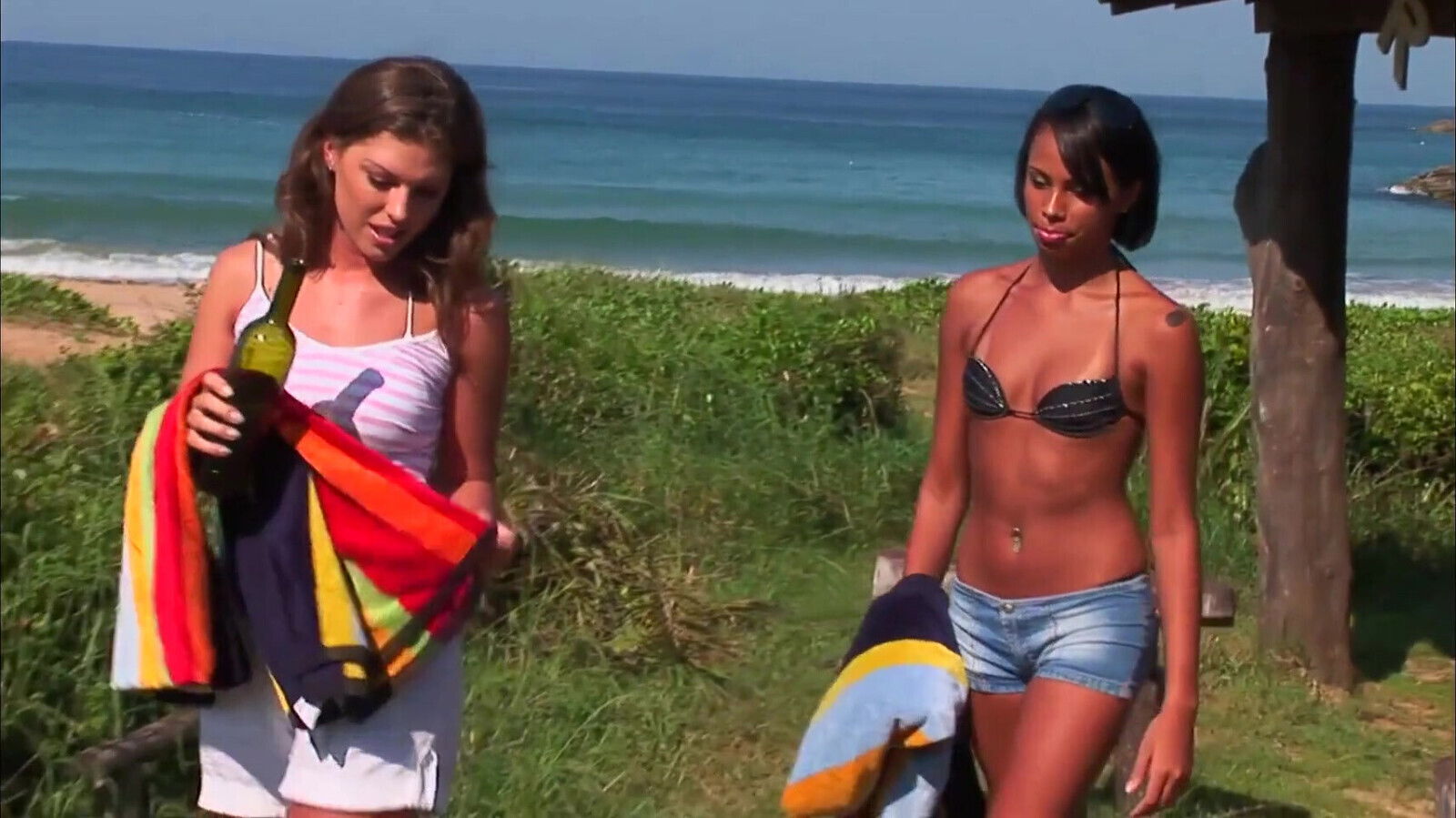 Threesome Anal in the jungle