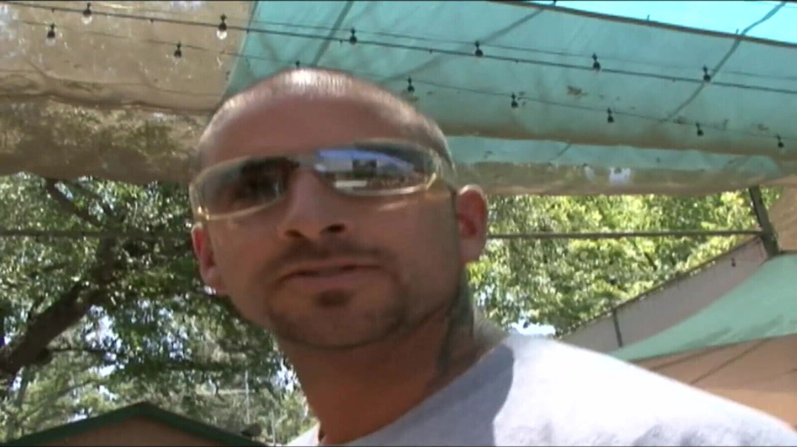 Heavy ravished camel toe of Luscious pink slit looks petite full of cumshot