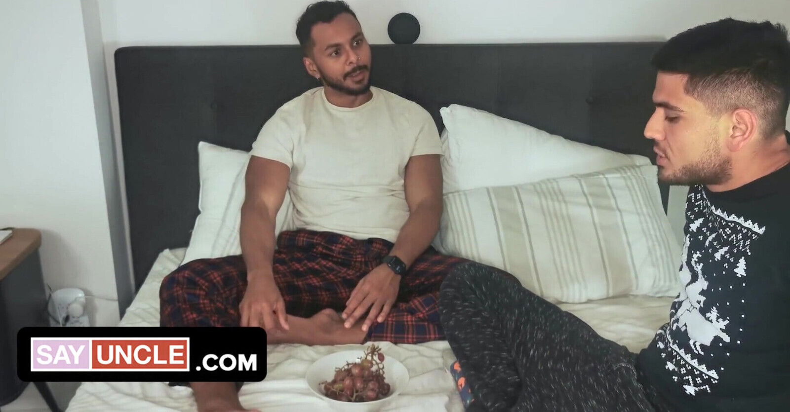 Hot dude confesses his attraction to his roommate