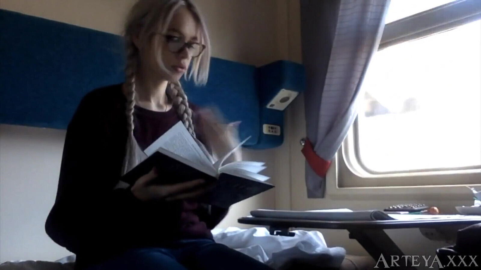 How to Entertain Yourself on the Train