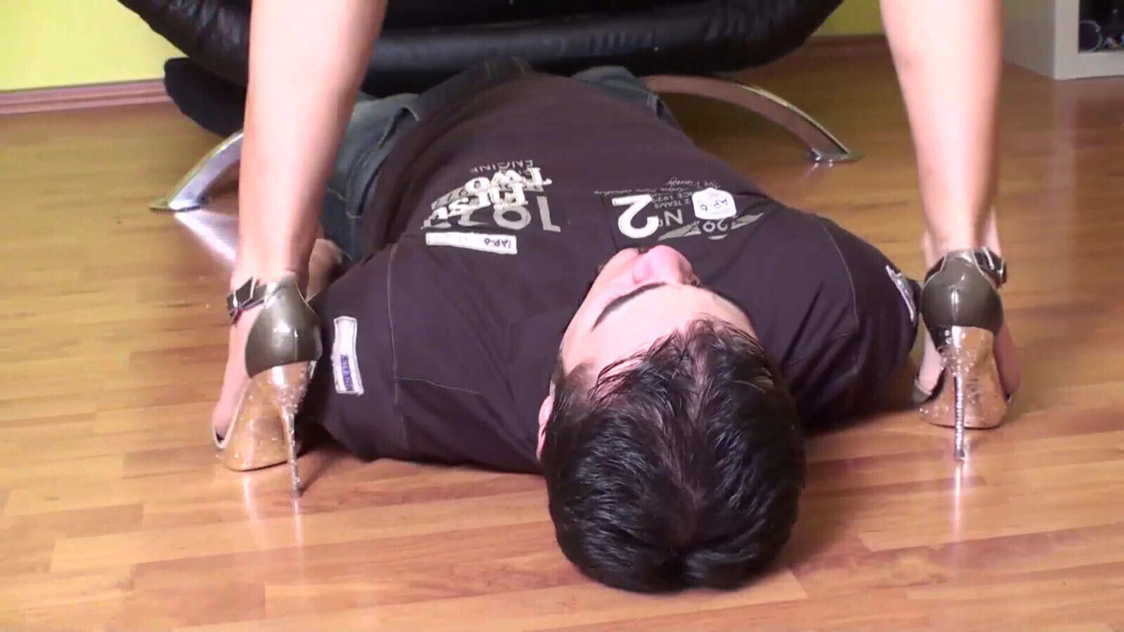 CMNF Face Sitting, Throttle Session