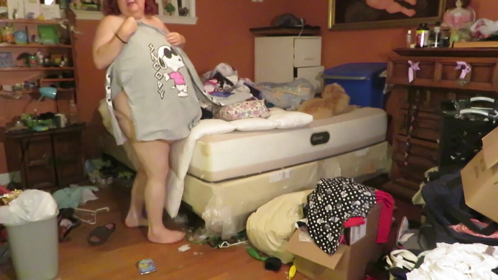 Folding my laundry in the nude