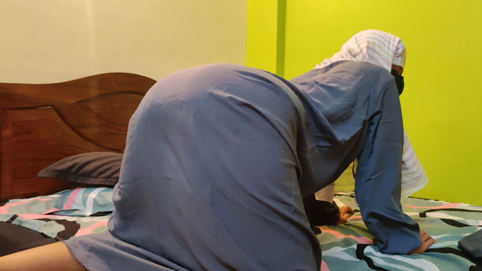 Malaysian Hijab Girl with Brother-in-law Fucked Very Hard in Doggystyle