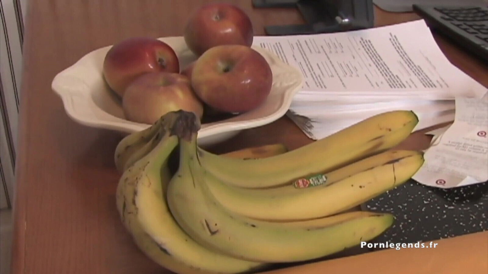 Alia Janine is a handjob specialist