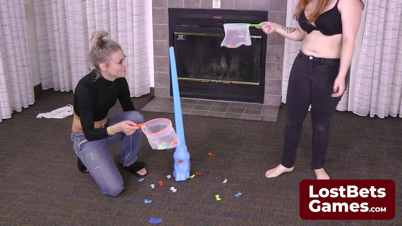 In a thrilling game of Strip Elefino, the usual height advantage is neutralized