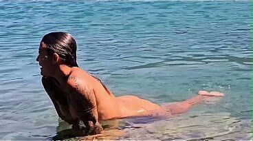 FODI A MINHA NAMORADA SAFADA NO MEIO DO MATO