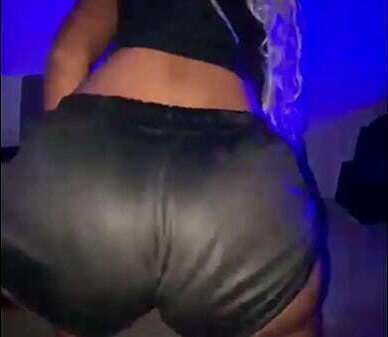 Married Amateur Dances Funk for Her Husband&rsquo_s Friend and Crosses Every Limit