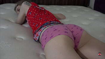 Fuck my panties, but you can'_t penetrate me, go ahead and cum