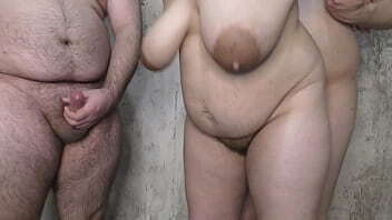 Chubby MILF wife get fucked in pussy with two bareback cocks in turns!